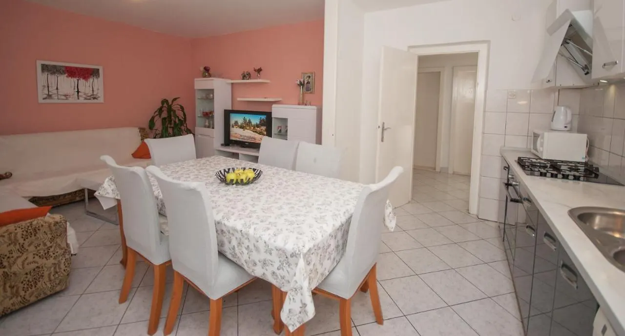 Apartments St. Lucia Kastela