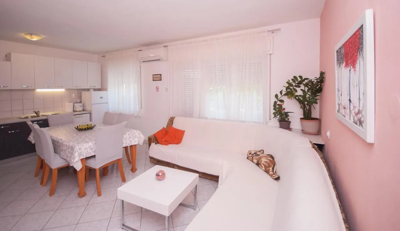Apartments St. Lucia Kastela 0*,