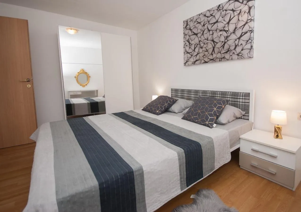 Apartments St. Lucia Kastela