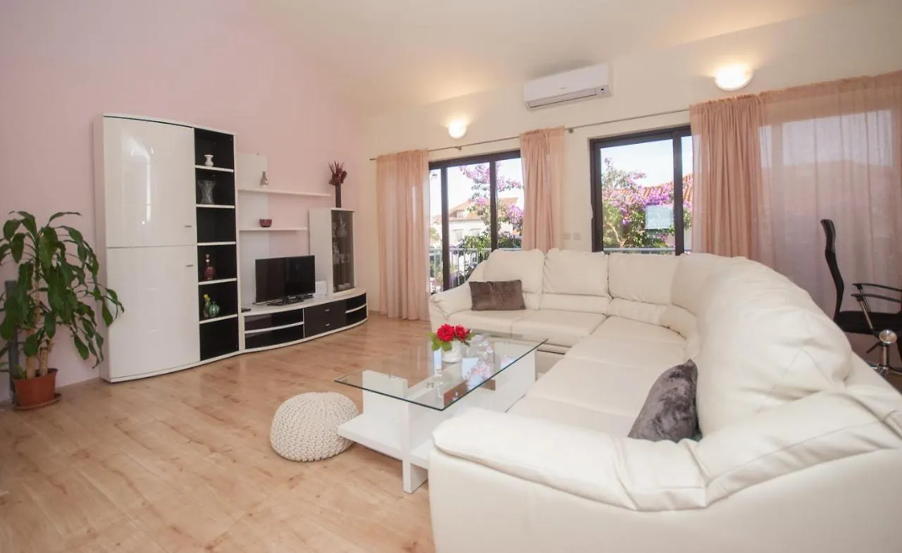 Apartments St. Lucia Kastela 0*,  Croatia