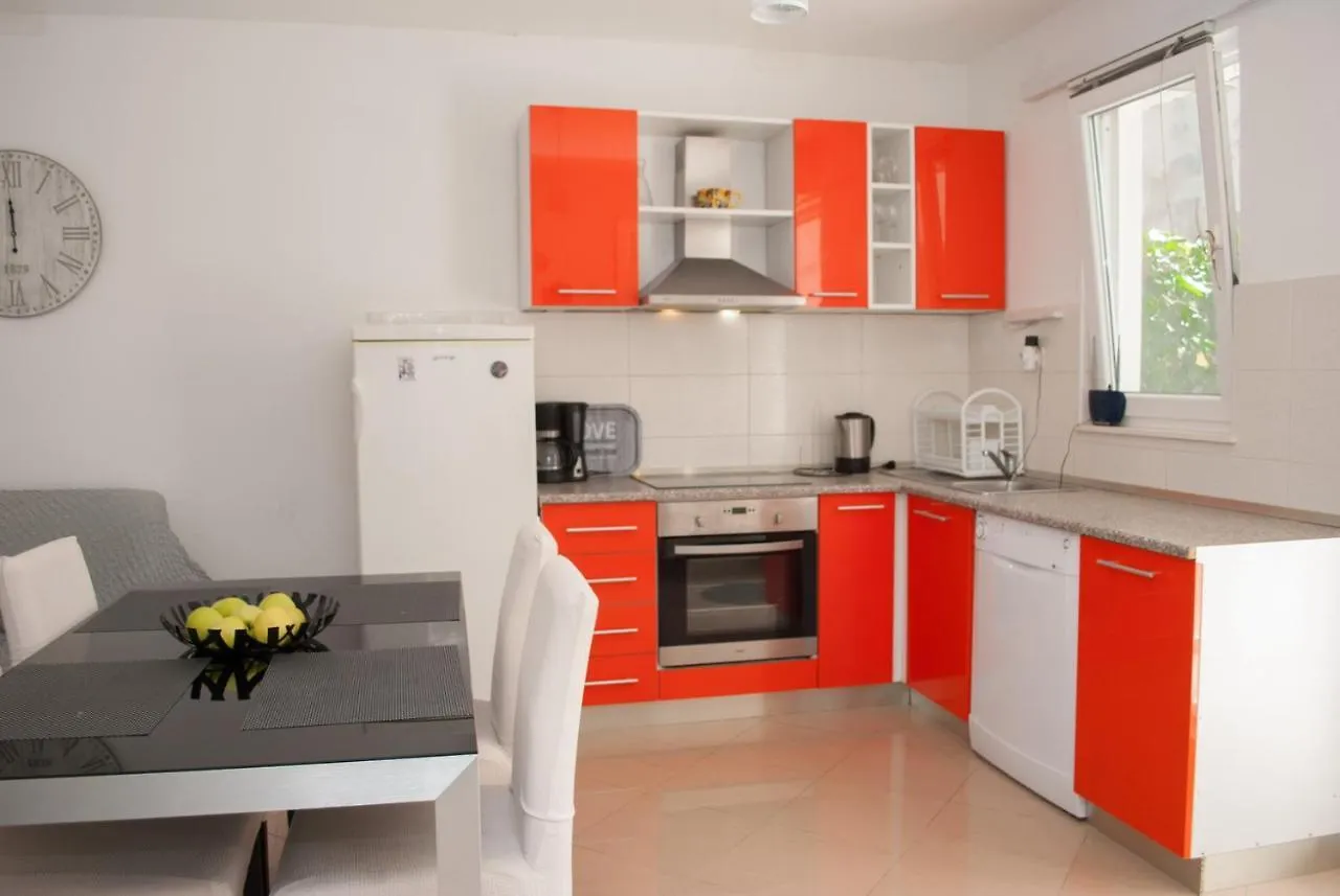 Apartments St. Lucia Kastela