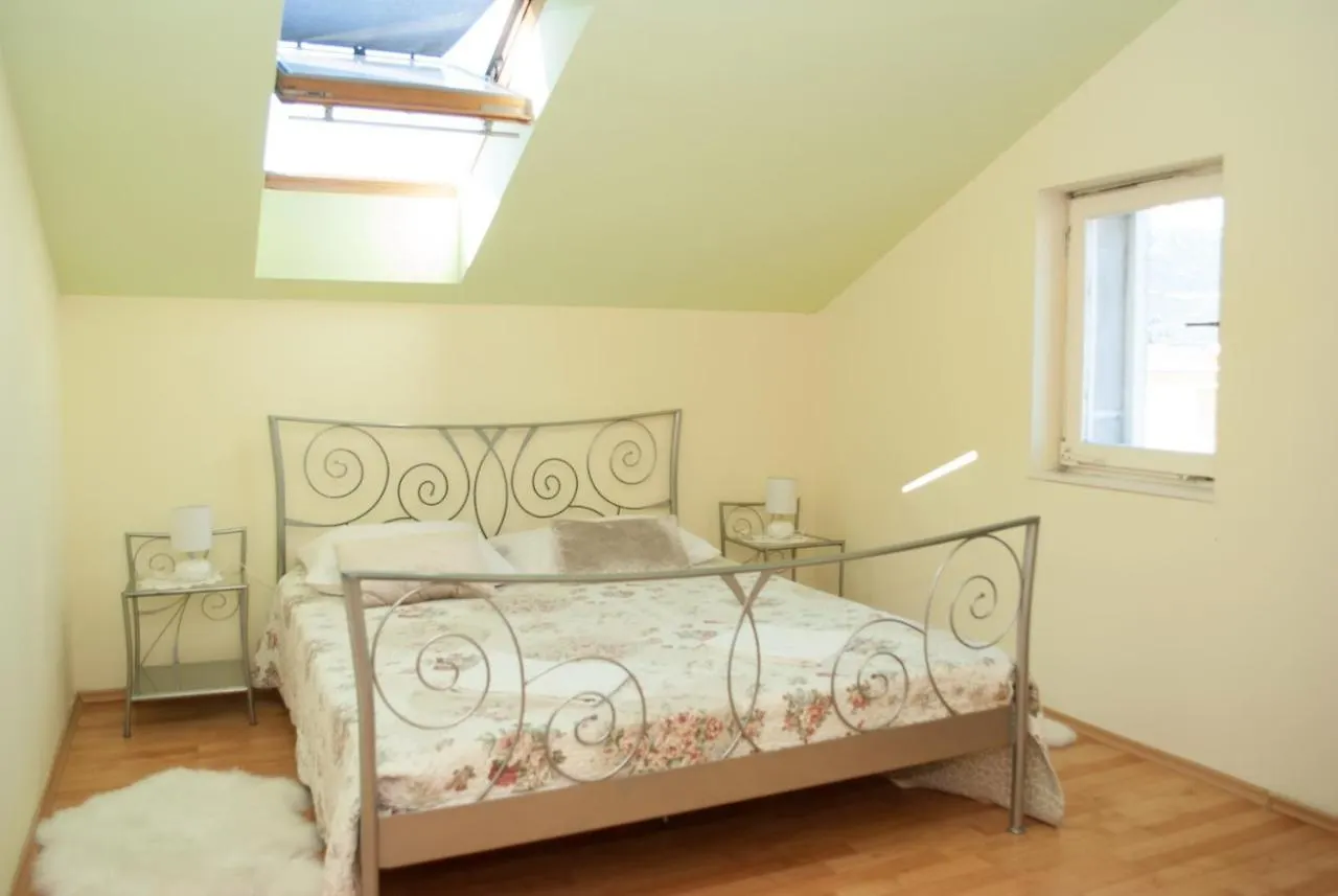 Apartments St. Lucia Kastela
