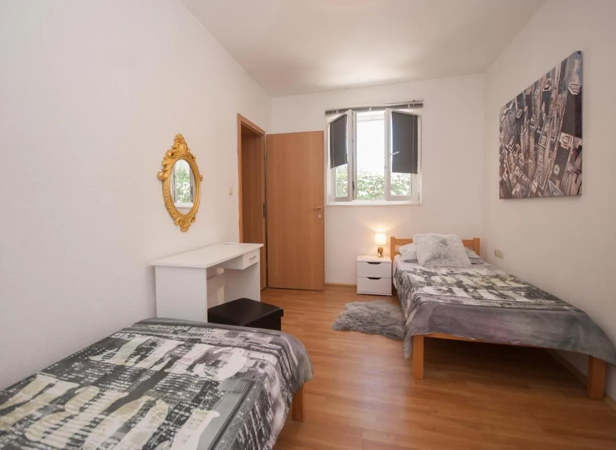 Apartments St. Lucia Kastela