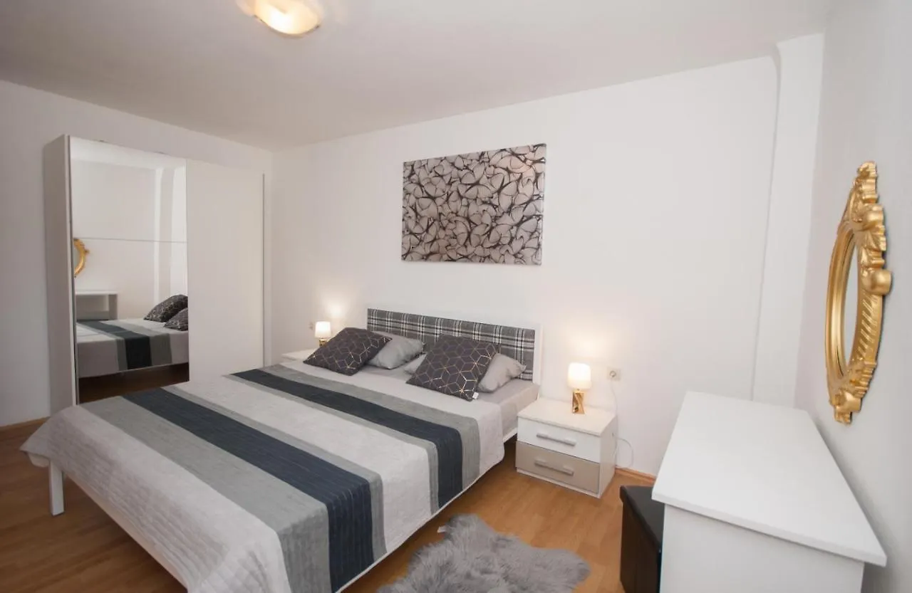 Apartments St. Lucia Kastela Croatia