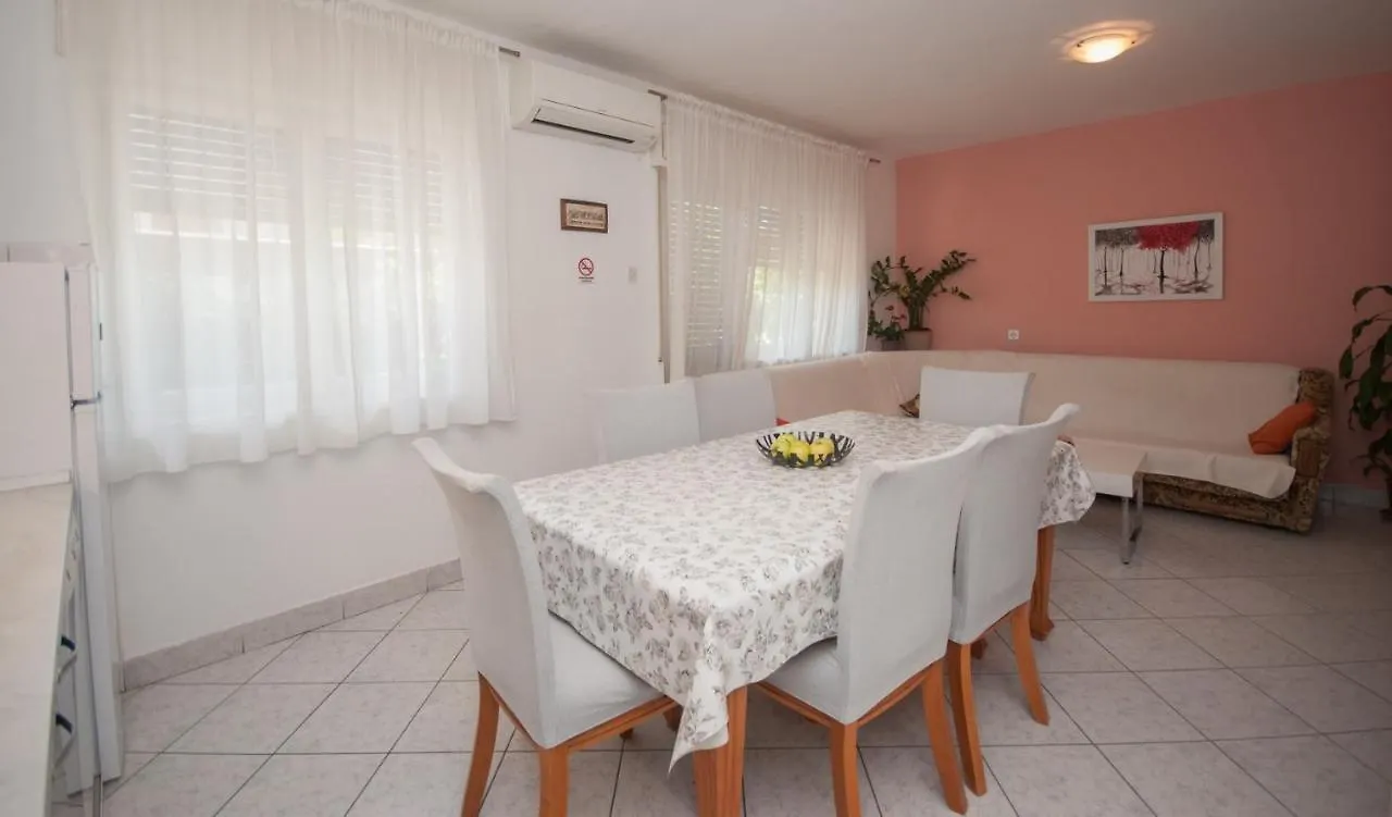 Apartments St. Lucia Kastela Croatia