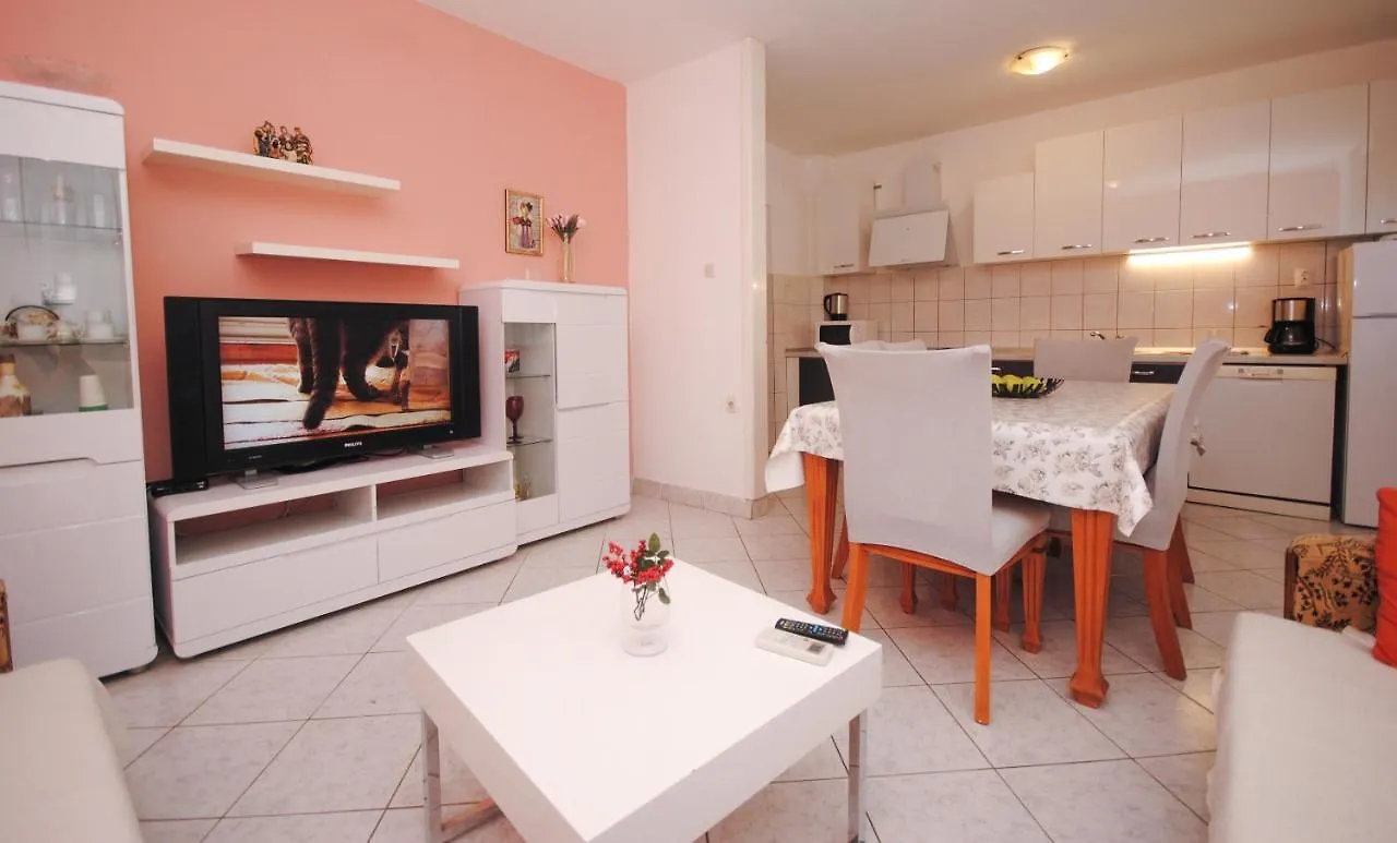 Apartments St. Lucia Kastela Croatia