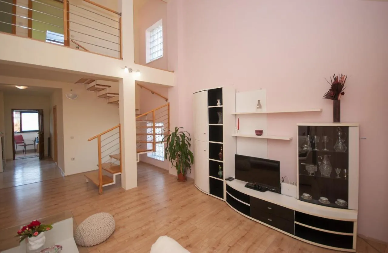 Apartments St. Lucia Kastela Croatia