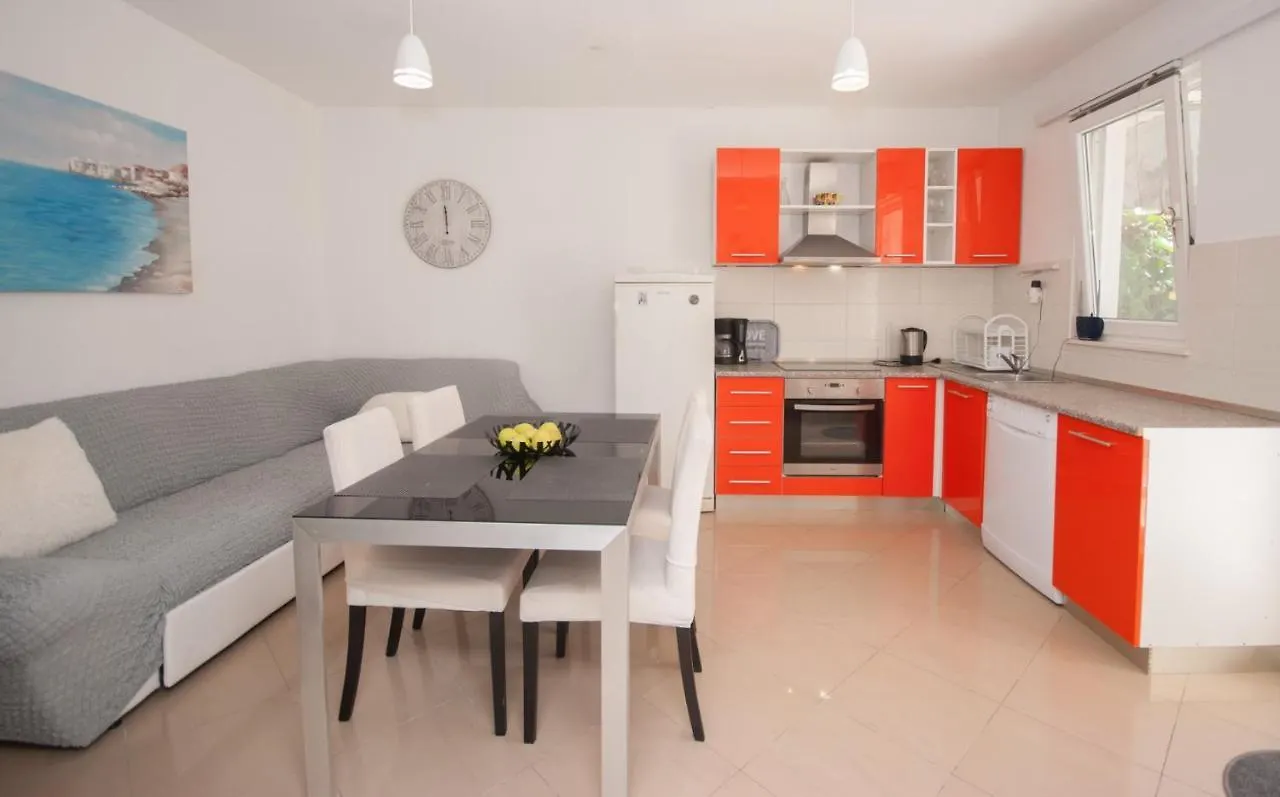 Apartments St. Lucia Kastela Croatia