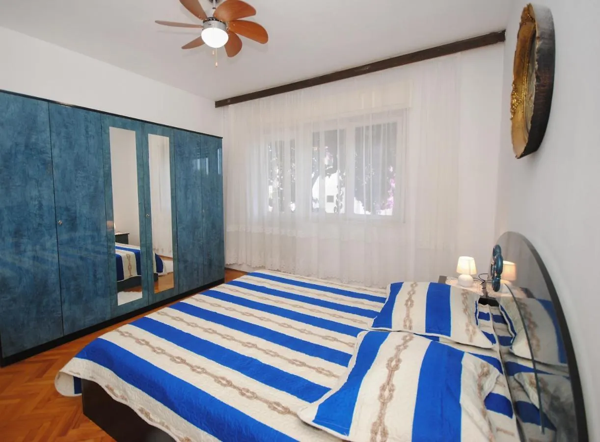 Apartments St. Lucia Kastela