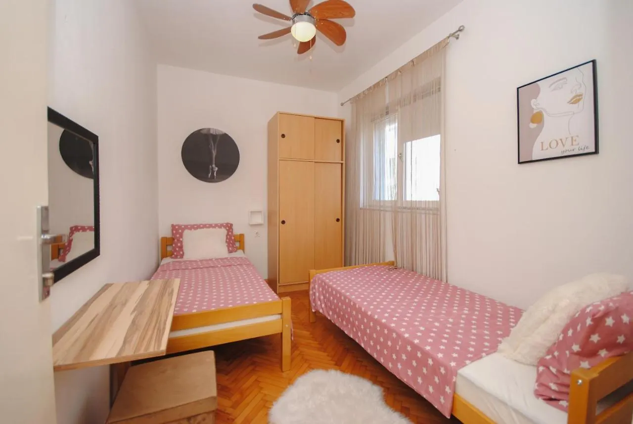 Apartments St. Lucia Kastela