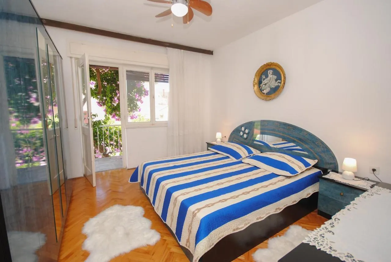 Apartments St. Lucia Kastela Croatia
