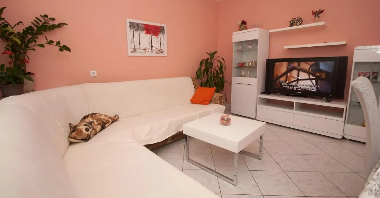 Apartments St. Lucia Kastela