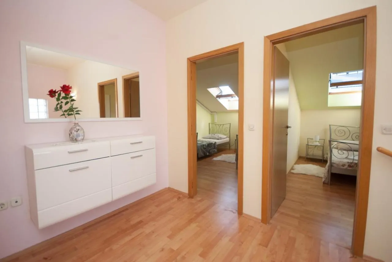 Apartments St. Lucia Kastela 0*,