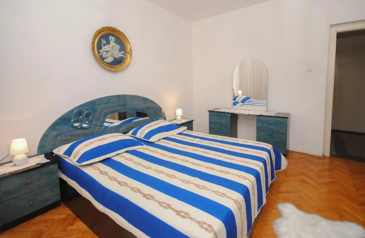Apartments St. Lucia Kastela