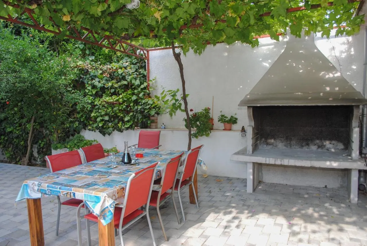 Apartments St. Lucia Kastela